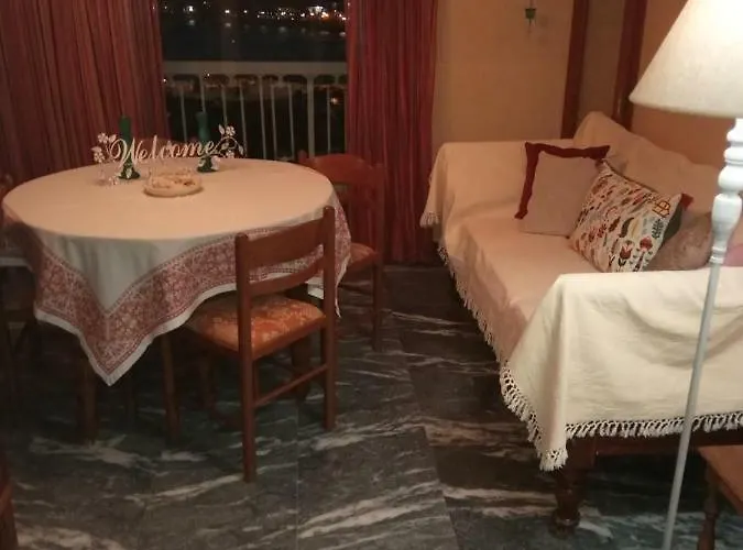 Дом отдыха Elena's Батси