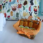 Дом отдыха Elena's Батси